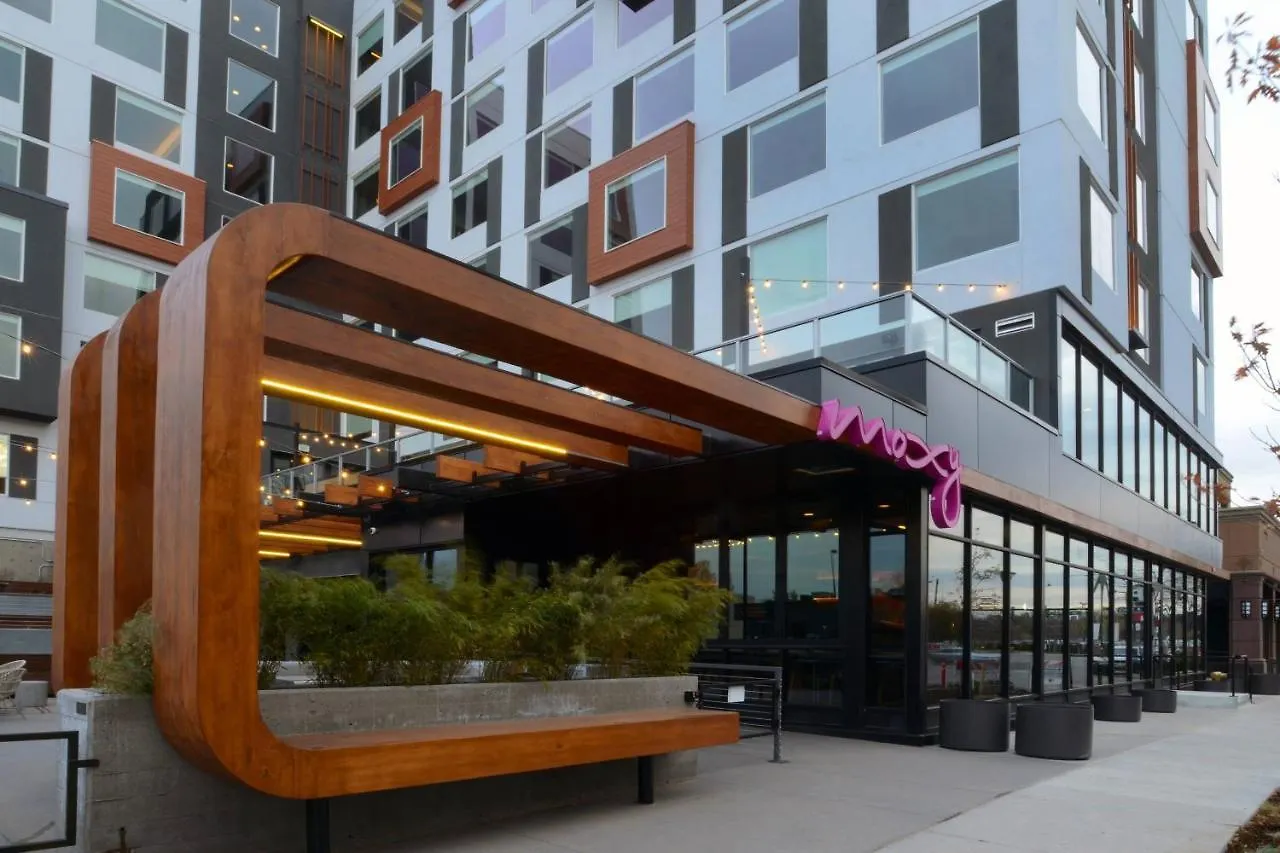 Moxy Denver Cherry Creek 3*,