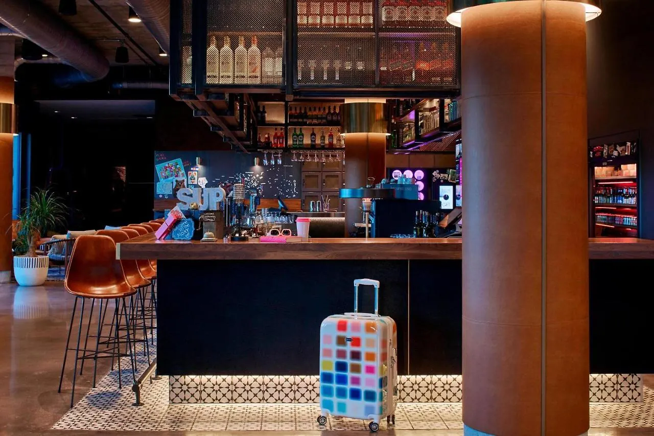 Отель Moxy Denver Cherry Creek