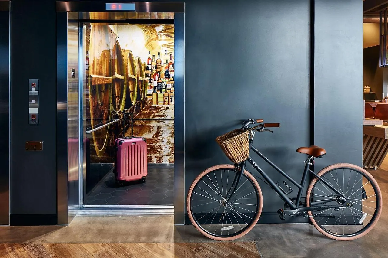 Moxy Denver Cherry Creek