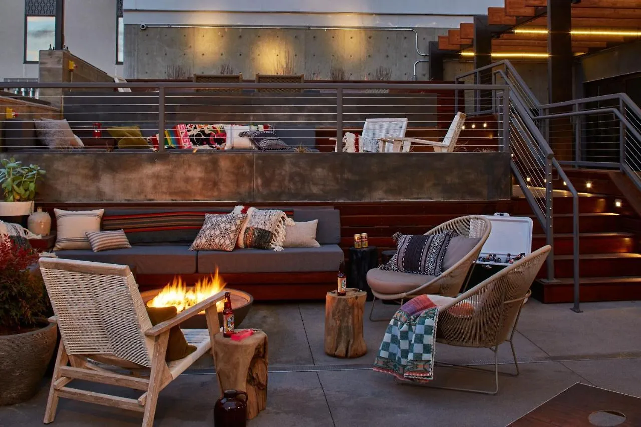 Moxy Denver Cherry Creek Отель
