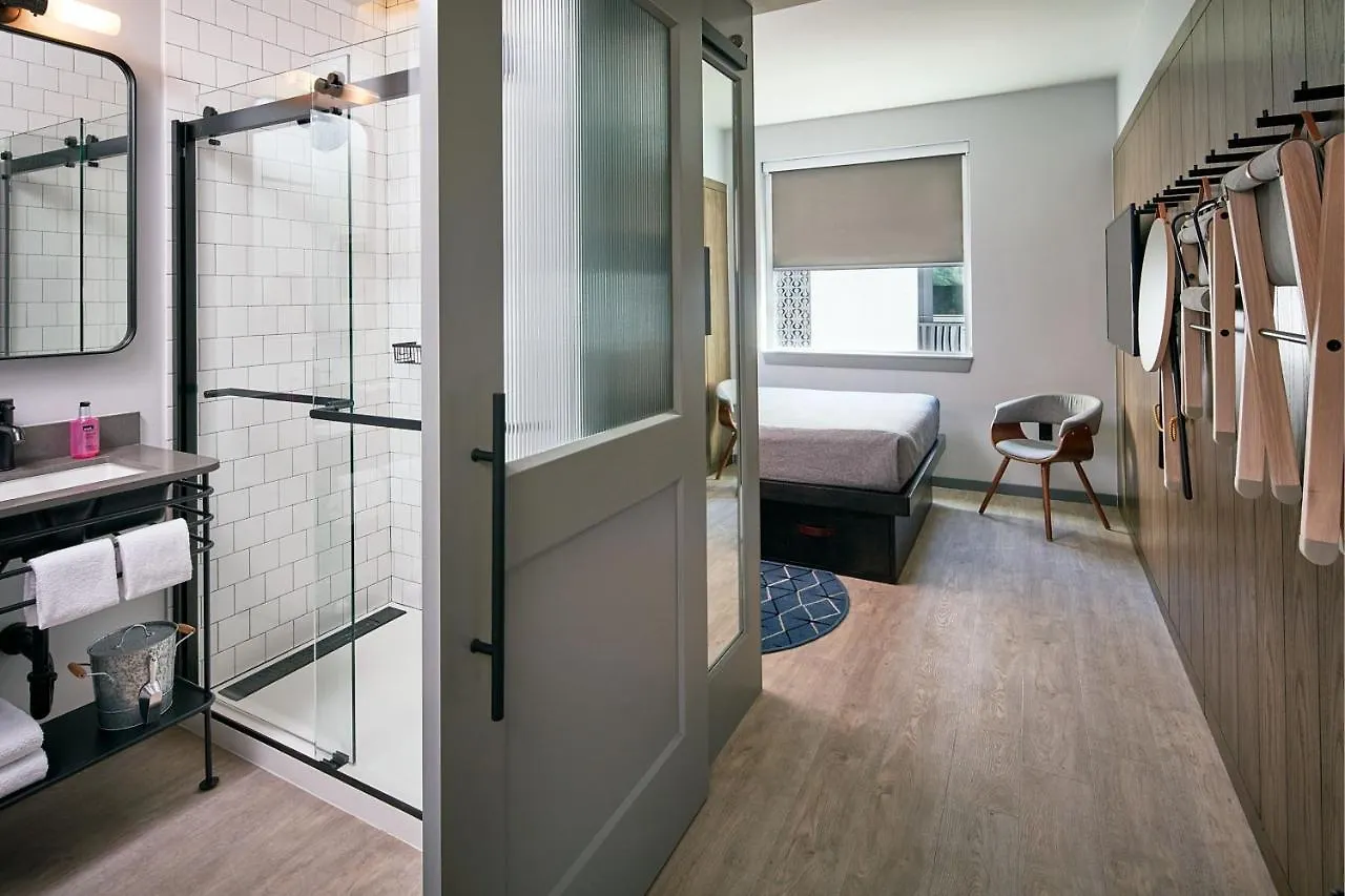 Moxy Denver Cherry Creek Отель