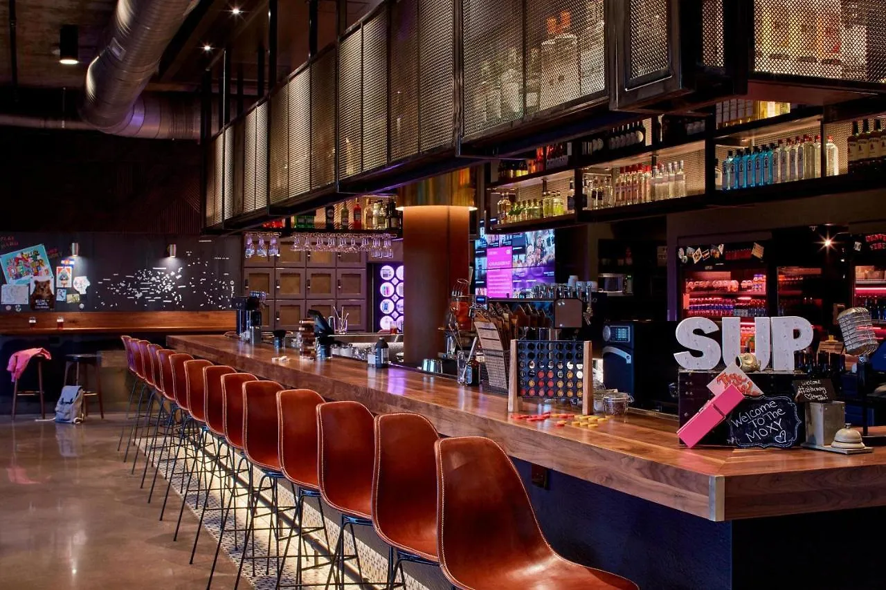 Отель Moxy Denver Cherry Creek