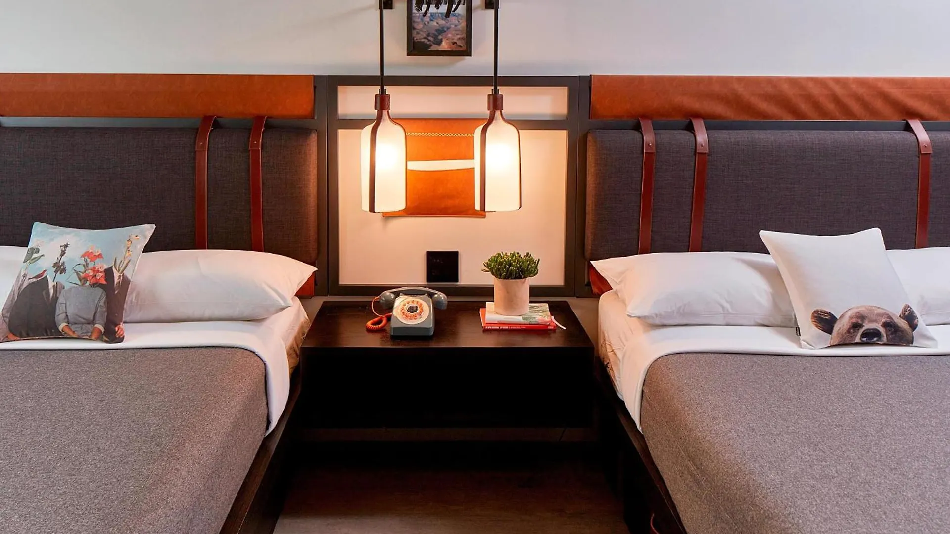 Moxy Denver Cherry Creek 3*,  США