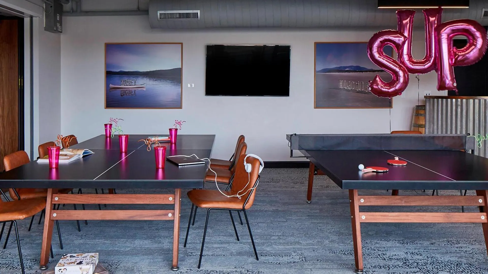 Отель Moxy Denver Cherry Creek