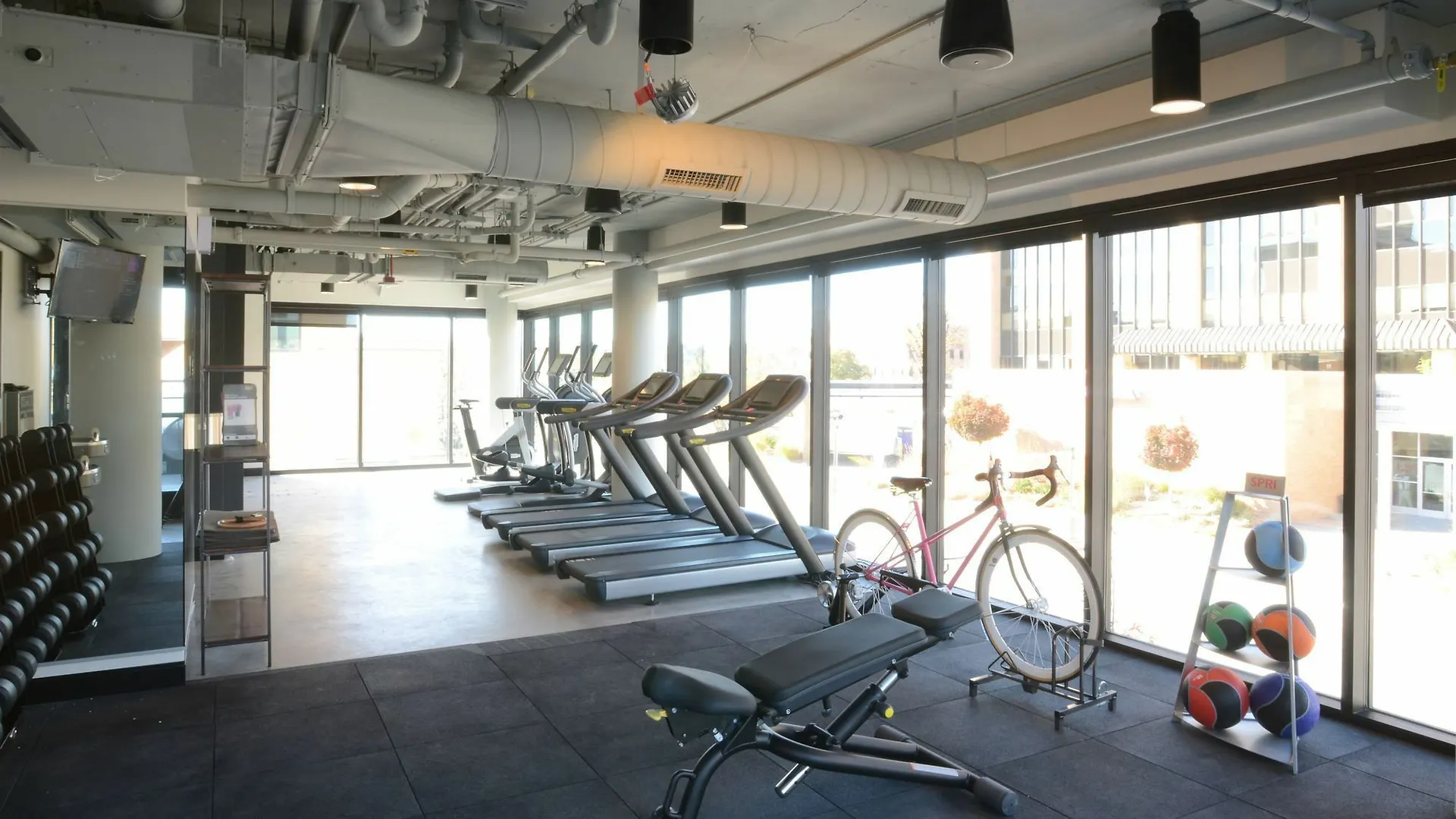 Moxy Denver Cherry Creek