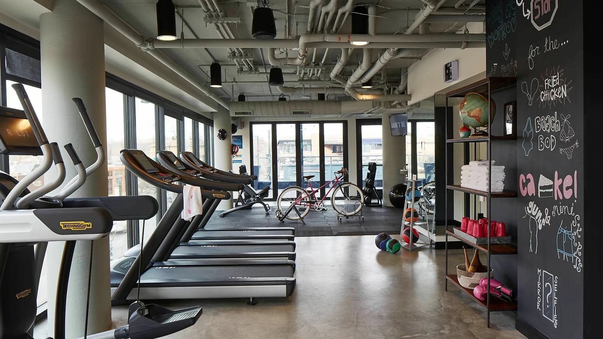Отель Moxy Denver Cherry Creek