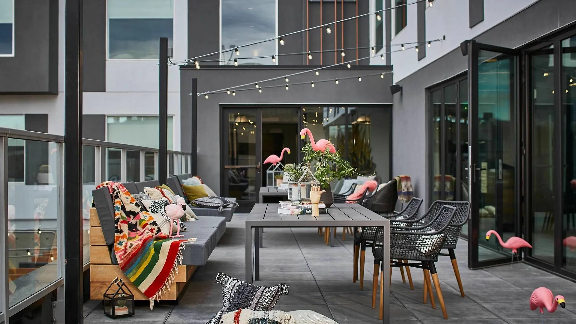 Moxy Denver Cherry Creek 3*,